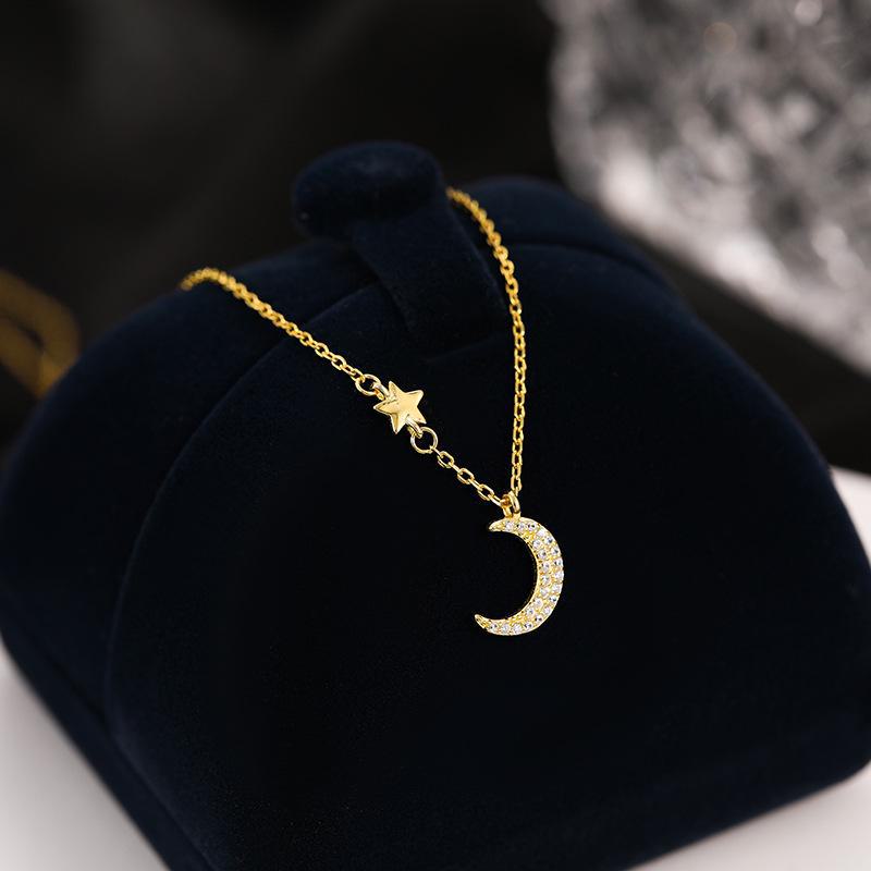 Banyan Tree S925 Silver Star & Moon Clavicle Necklace - Korean Niche Design with Diamond Accent