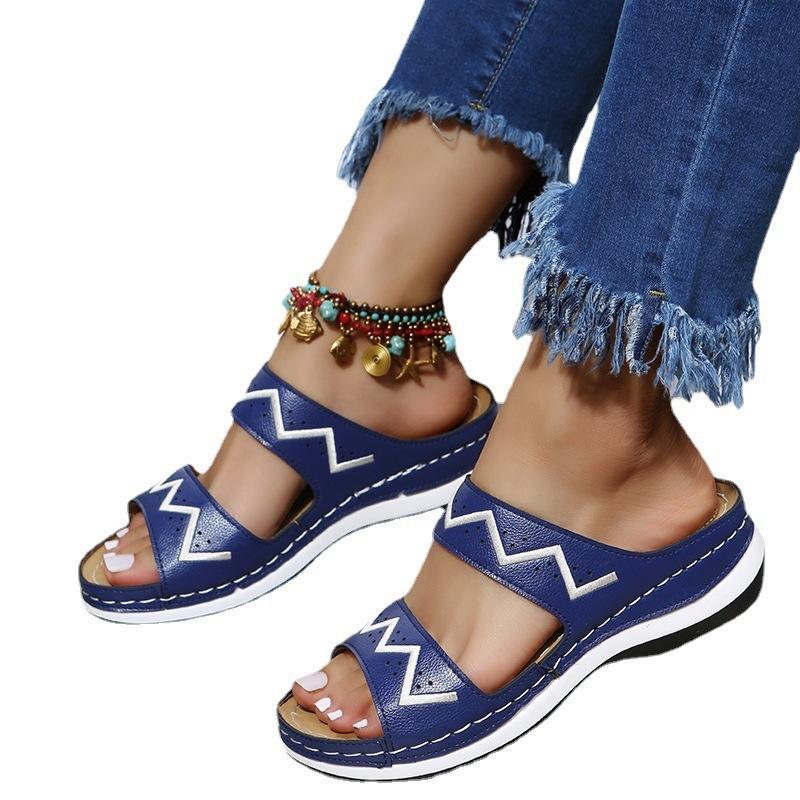 Тапочки большого размера 2024 летние новые женские туфли модные на среднем каблуке женские односимвольные с одной педалью на танкетке