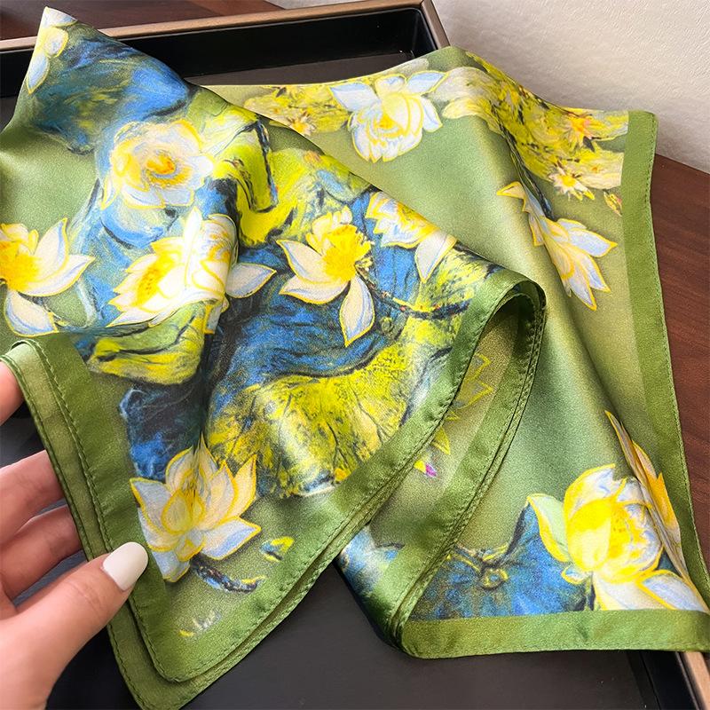 Spring new silk silk scarf women's lotus flower versatile neck protection mulberry silk silk scarf women's high sense 11 small square neck protection