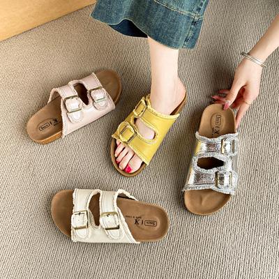 Шлепанцы на толстой подошве женские летние 2025 новые нишевые универсальные с ремешком и пряжкой, под юбку, пляжные крутые шлепанцы