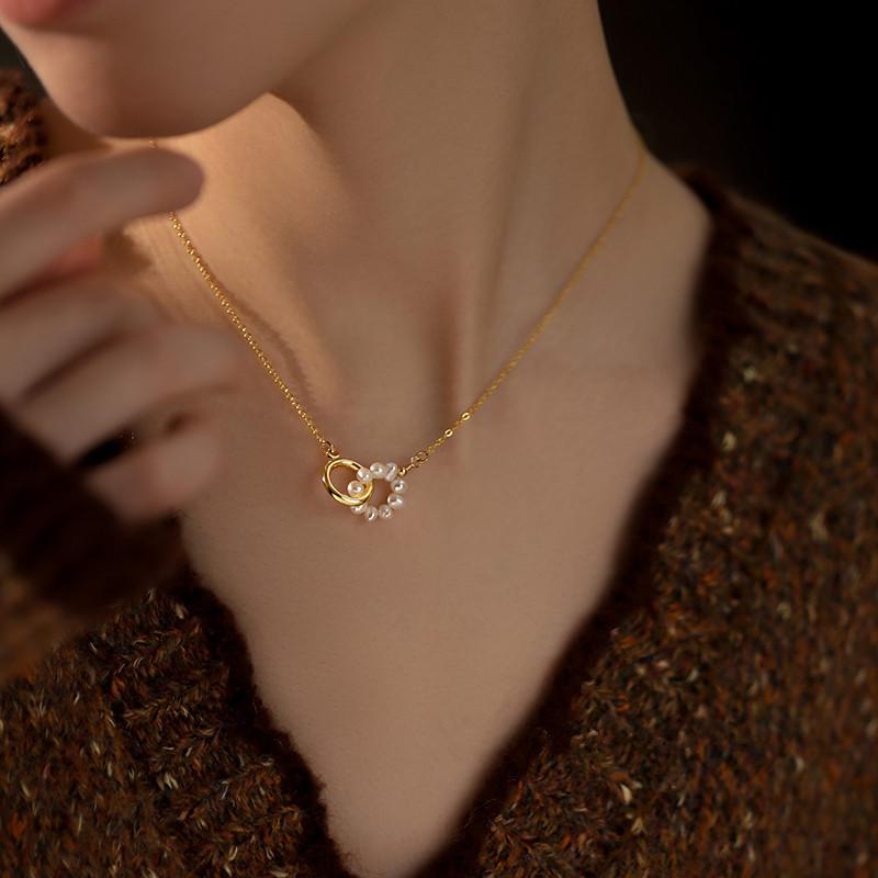 Titanium Steel Interlocking Freshwater Pearl Circle Pendant Necklace Temperament Fashion Light Luxury Niche Sweater Chain Women