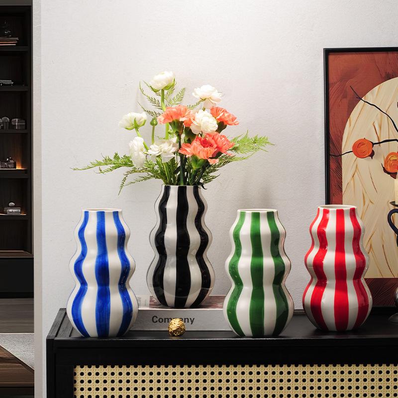 Modern niche simple striped vase flower arrangement high-end creative retro painted ceramic vase