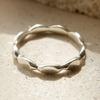 BELLOOGGI Grooved oval ring