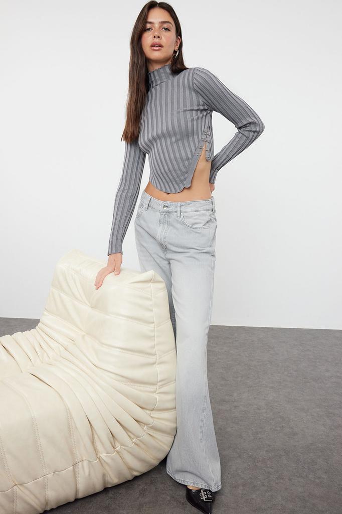 Женский свитер в элегантном стиле, черный трикотажный свитер с супер укороченным высоким воротником