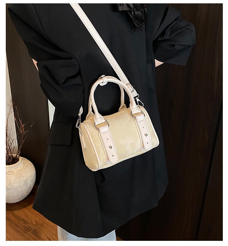 Модная супер горячая маленькая сумка женская 2025 новая высококлассная универсальная сумка-мессенджер лето популярная портативная сумка-подушка