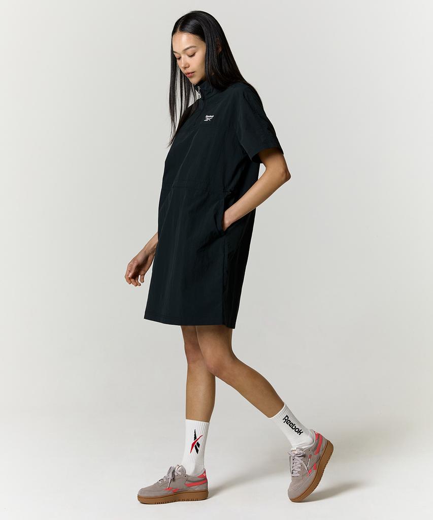 Reebok Платье-анорак с коротким рукавом (W) - черный