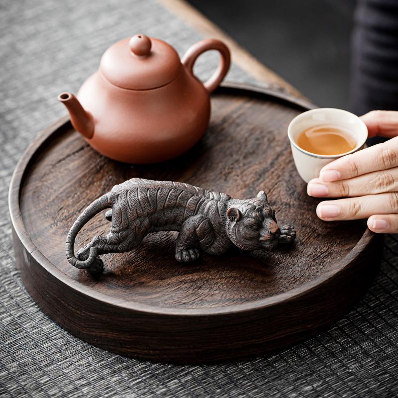 Фиолетовая керамика Чайный питомец Украшение в виде тигра Резное украшение Чайная игра Дзен Чайный столик Поднос для чая Аксессуары для чайной церемонии
