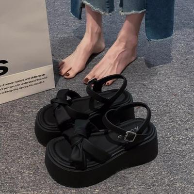 Премиальные французские босоножки с бантом женские 2025 лето взрыв маленькая толстая подошва увеличение роста универсальные пляжные сандалии