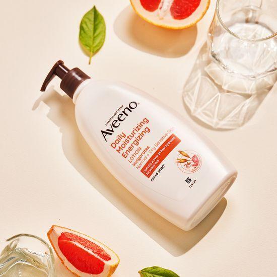Aveeno Daily Moisturizing Energizing Body Lotion 532ml (Grapefruit Scent)