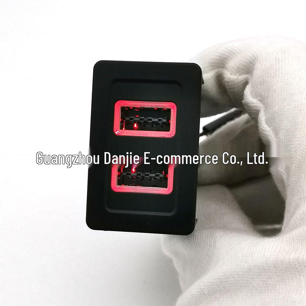 USB+USB QC Fast Charger for Suzuki Tianyu, SX4, Swift, Vitara, New Alto, Fengyu