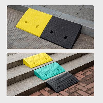1 шт. Пластиковый пандус для бордюра Нескользящий пороговый пандус Высота 30/40/50 мм Для автомобилей Велосипедов Инвалидных колясок Подъем вверх Плавные переходы