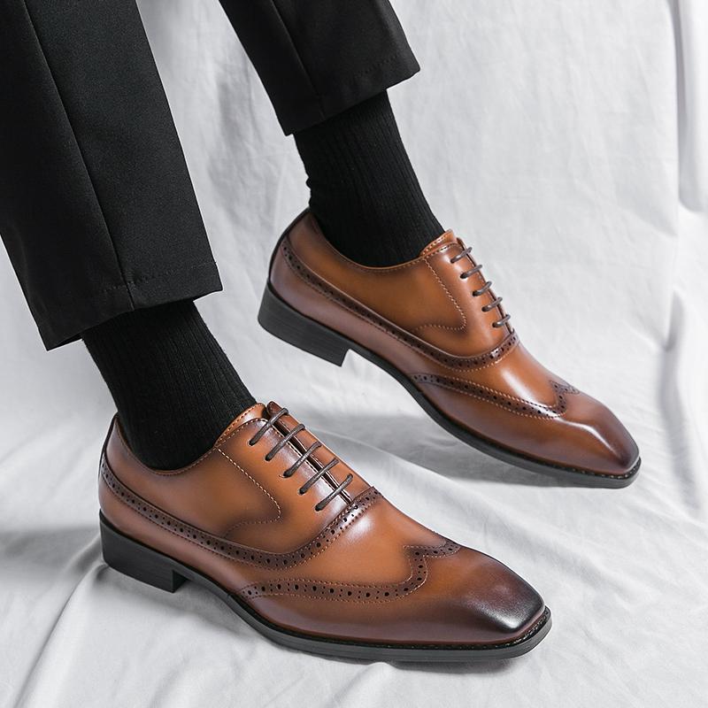 2024 New Men Classic Retro Lace Up Oxfords Shoes Men Pointed Business Dress Office Leather Shoes Men Fashion Wedding Party Shoes