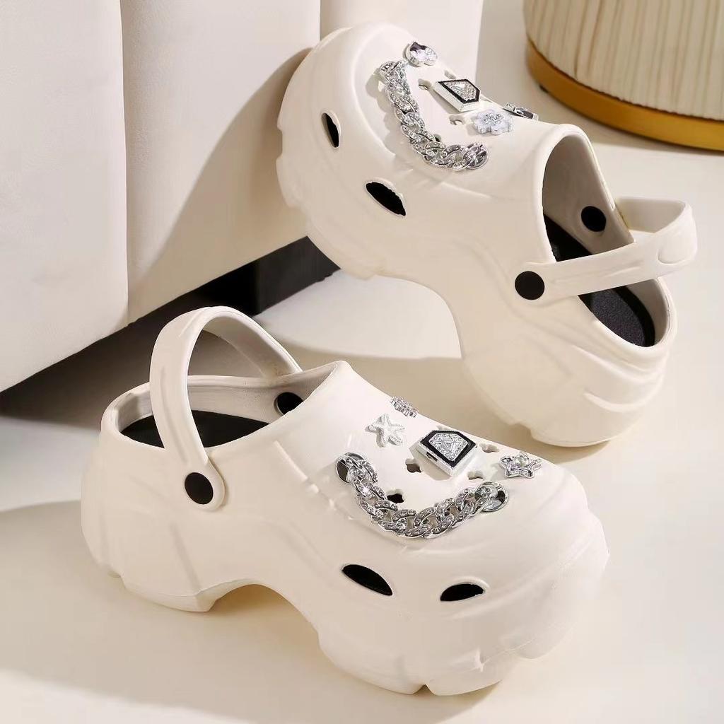 Туфли на толстой подошве с отверстиями для увеличения роста для женщин, новые модные аксессуары, модные сандалии, а также пляжные сумки и полутапочки для женщин