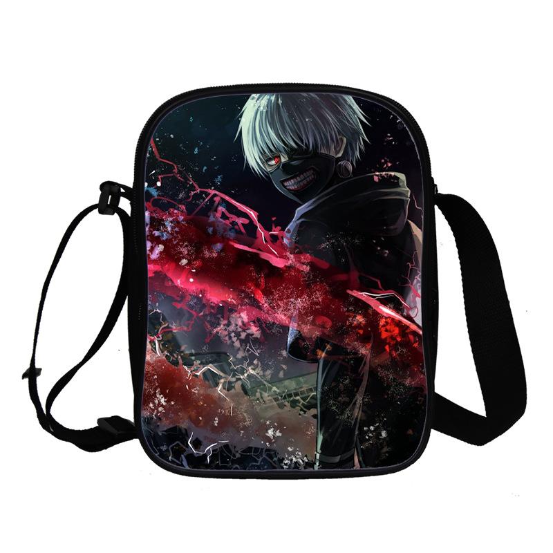 Сумка-мессенджер для подростков Tokyo Ghoul, выполненная методом 3D-печати в полноцветном режиме, с двумя плечевыми лямками.