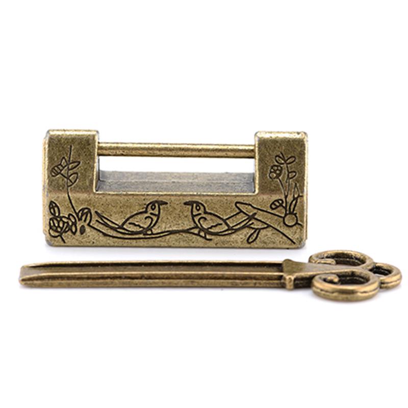 Китайский замок с ключом в старом стиле