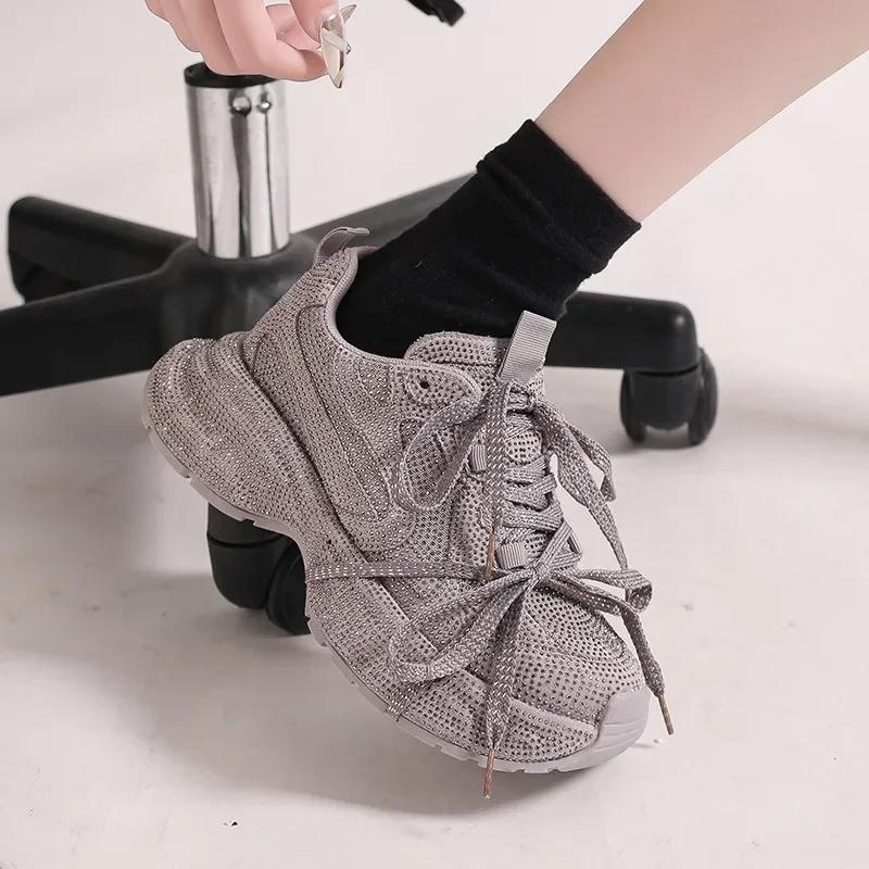 Модные женские кроссовки на платформе 5 см, роскошные, с блестками, повседневные, для улицы, высокого качества, для бега и тенниса, на шнуровке, модная спортивная обувь