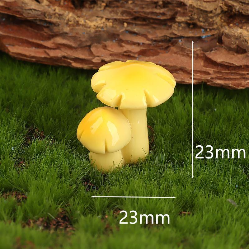 Mini Resin Mushroom Ornament High Simulation Tiny Decor for Dollhouse Aquarium Fairy Garden Fish Tank Landscaping Decor