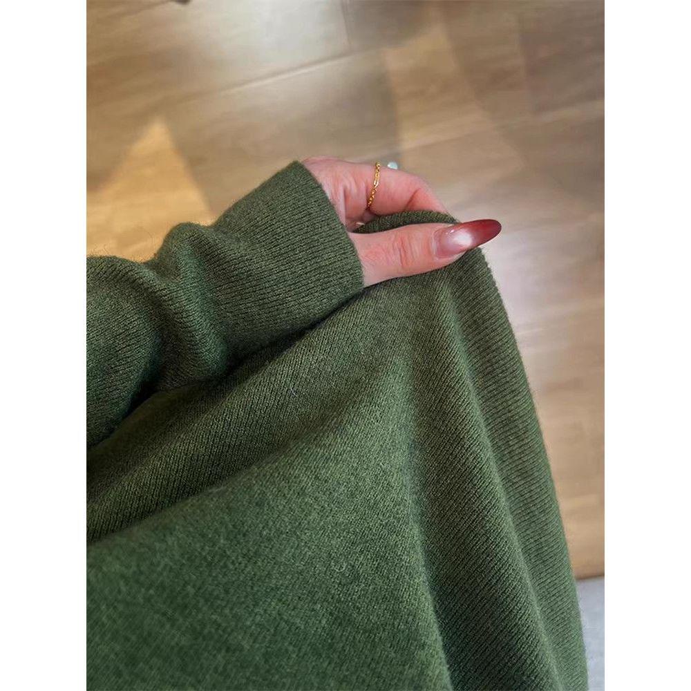 Retro Green Age-Defying Layered Sweater: Women's Soft Half-High Collar Knitwear for Autumn/Winter