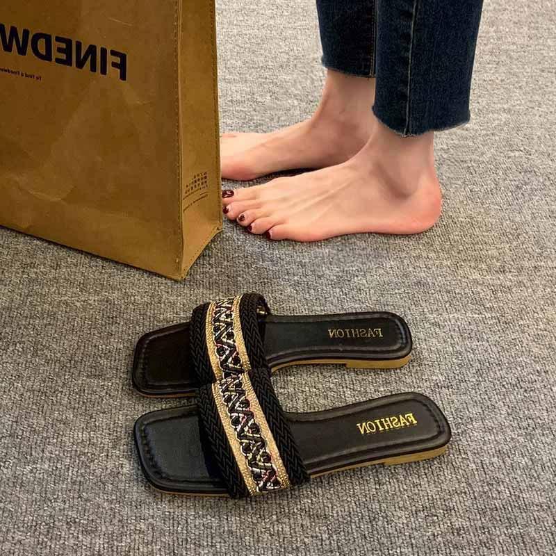 Крутые тапочки в этническом стиле с квадратной головкой для женщин, летняя одежда 2024 года, новые женские туфли большого размера, впитывающие пот, плоская подошва, одно слово, перетаскивание