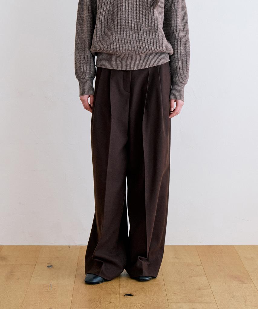 NOTIA Lux Wool Wide Fit Two Tuck Slacks - Brown