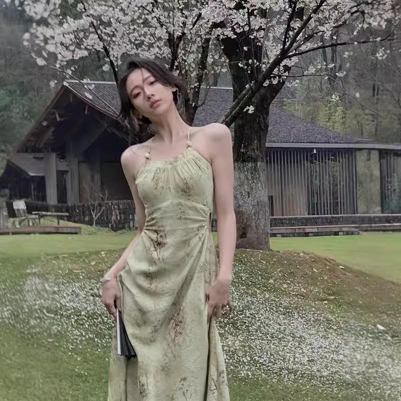 Летнее платье-майка халтер 2024: Женское элегантное длинное платье с вырезами на талии