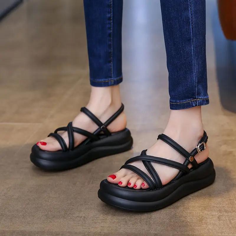 Модные пляжные сандалии для женщин Платформа Женская обувь Оптом Лето 2025 Предложения Распродажа обуви Vip Шикарные и элегантные Винтажные дизайнерские сандалии