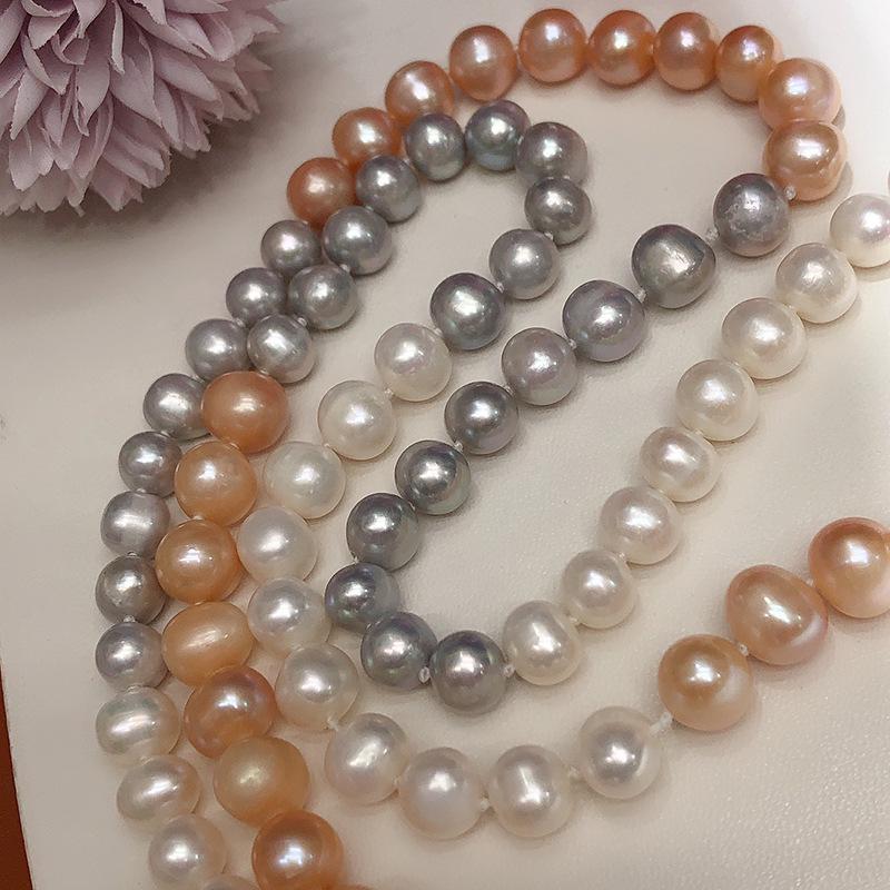 Collier de Perles d'Eau Douce Naturelles avec Fermoir Papillon - Bijou Polyvalent et Tendance en Couleurs Mixtes