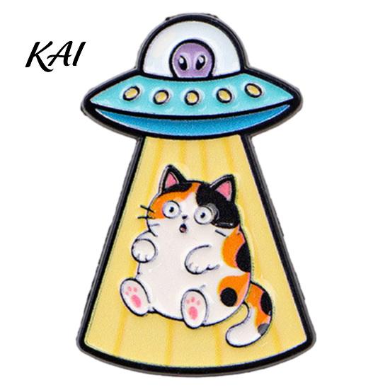 Cartoon Cat Brooch Enamel UFO Metal Brooch, Aliens Ship Kitten Badge Pin, Clothing Bag Scarves Hat Accessories for Men Women Lapel Pin