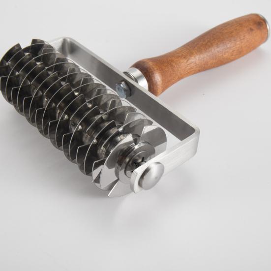 Stainless Steel Pizza Dough Lattice Roller Cutter with Wooden Handle Grid Pattern Maker for Biscuits Cookies Pies Cakes