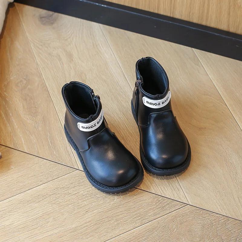 2024 Детская кожаная обувь для девочек осень-зима Новые модные британские ботинки с мягкой подошвой, нескользящие, универсальные короткие ботинки