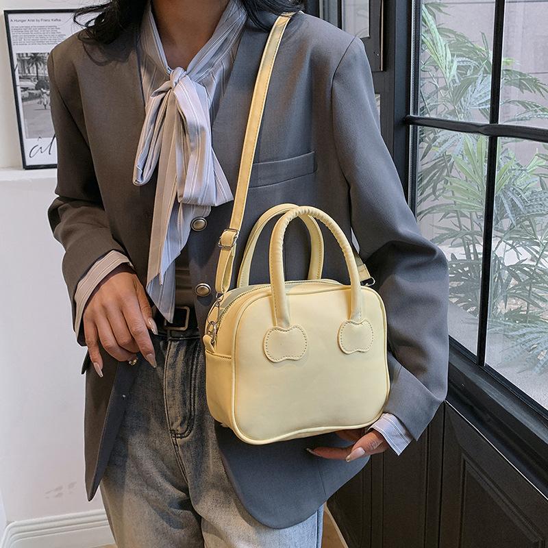 New Bag for Women's Fashionable and Beautiful Spring and Summer Beauty One Shoulder Crossbody Bag Fashionable Handheld Small Square Bag