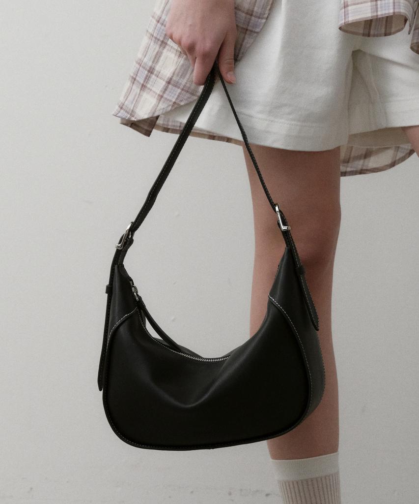 Ostkaka Fortune Hobo Cross Black