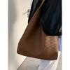 Retro large-capacity underarm commuter bag women's 2025 new simple tote bag fashionable shoulder bag one piece hair