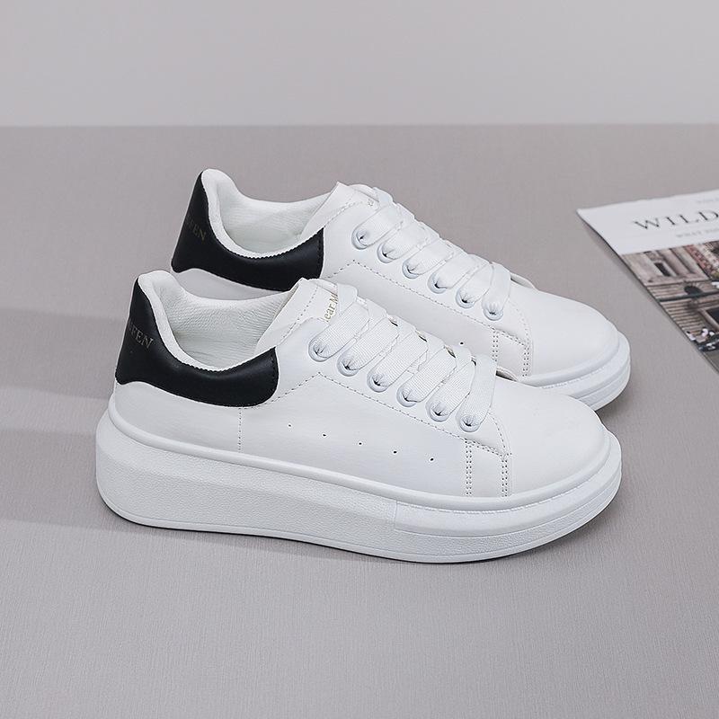 Маленькие белые туфли женские студенческие корейская версия 2025 весенне-осенняя обувь женская обувь на платформе спортивная обувь на платформе
