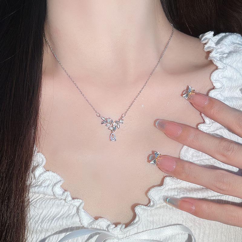 Original Exquisite Water Drop Necklace Jewelry Women's Light Luxury Temperament Mori Laurel Branch Stainless Steel Collarbone Chain Accessories