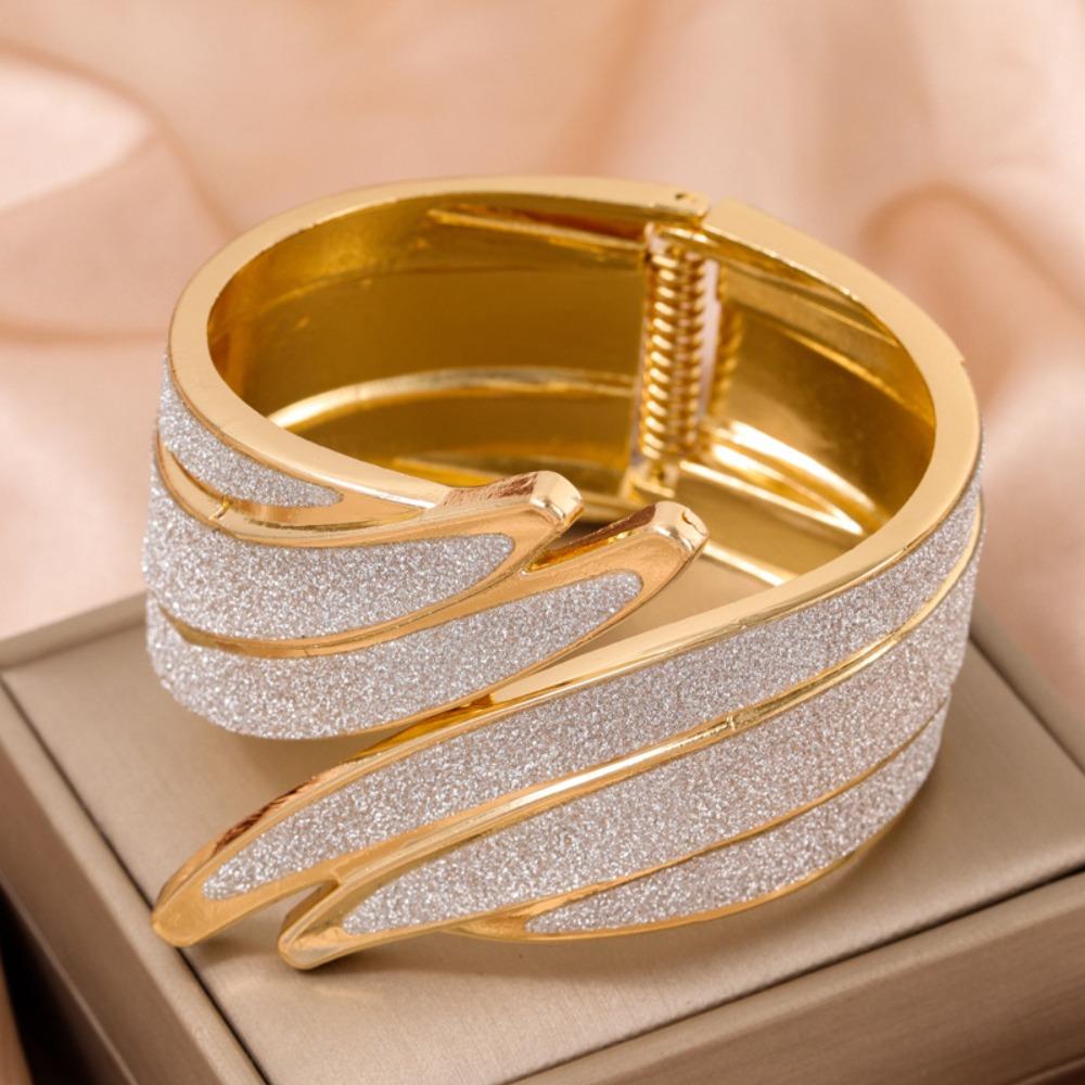 Open Cuff Shiny Hand Jewelry Fashionable Metal Cuff Bangles Angel Wings Cuff Bracelet  Girls