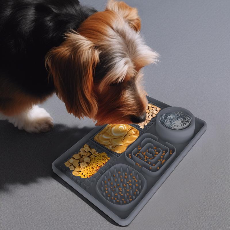 Коврик для облизывания домашних животных: Подставка для собачек Slow Feed Dog с присоской