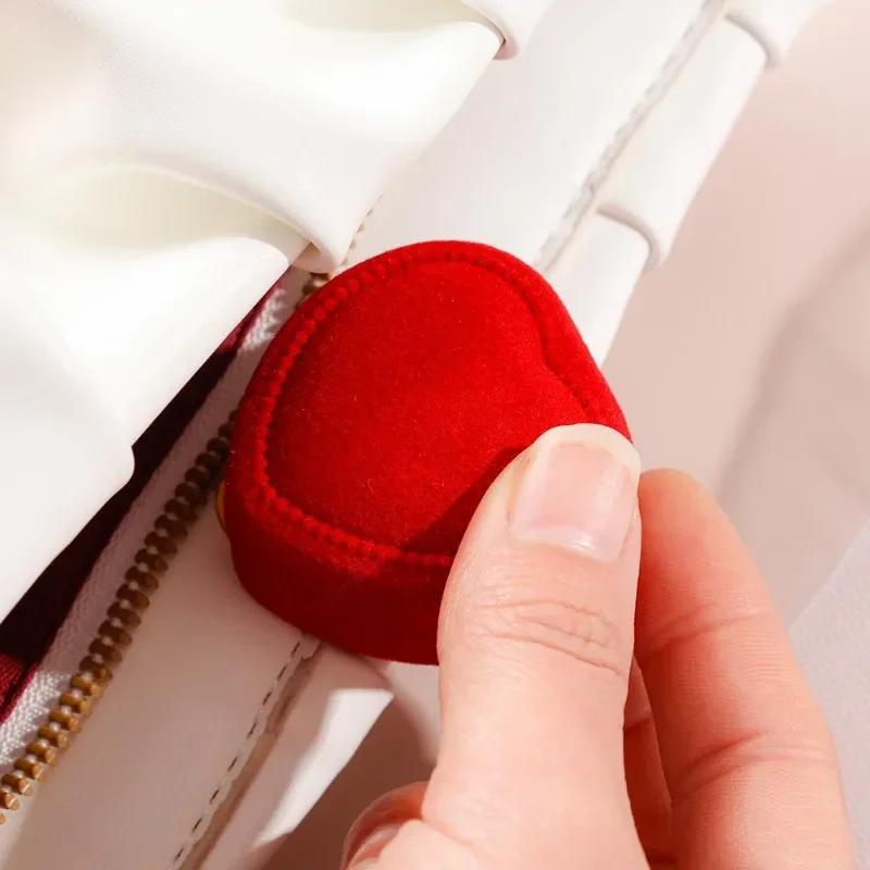 Флокирование Красные коробки для колец в форме сердца Ювелирные изделия Серьги Витрины Держатель Подарочная коробка Обручальное кольцо Коробка Прилавок Упаковка Кольца