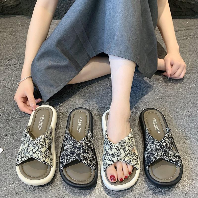 2025 новые пляжные сандалии-шлепанцы с перекрестными ремешками и нескользящей подошвой для женщин, с изысканным чувством национального стиля, на толстой подошве, крутые шлепанцы для летней носки