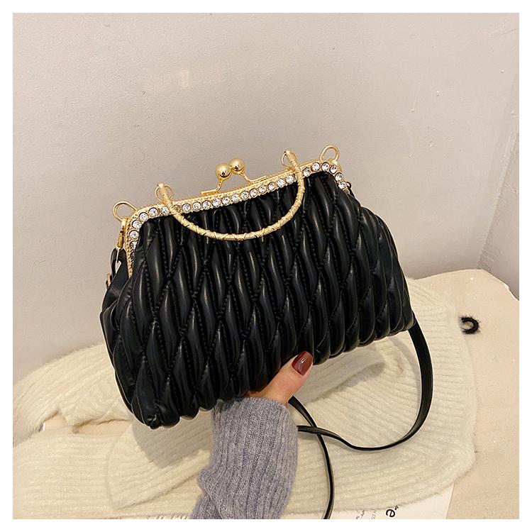 2026 New Shell Shaped Ladies Shoulder Bag with Sewn Car Lines Metal Handle Small Evening Handbag for Women