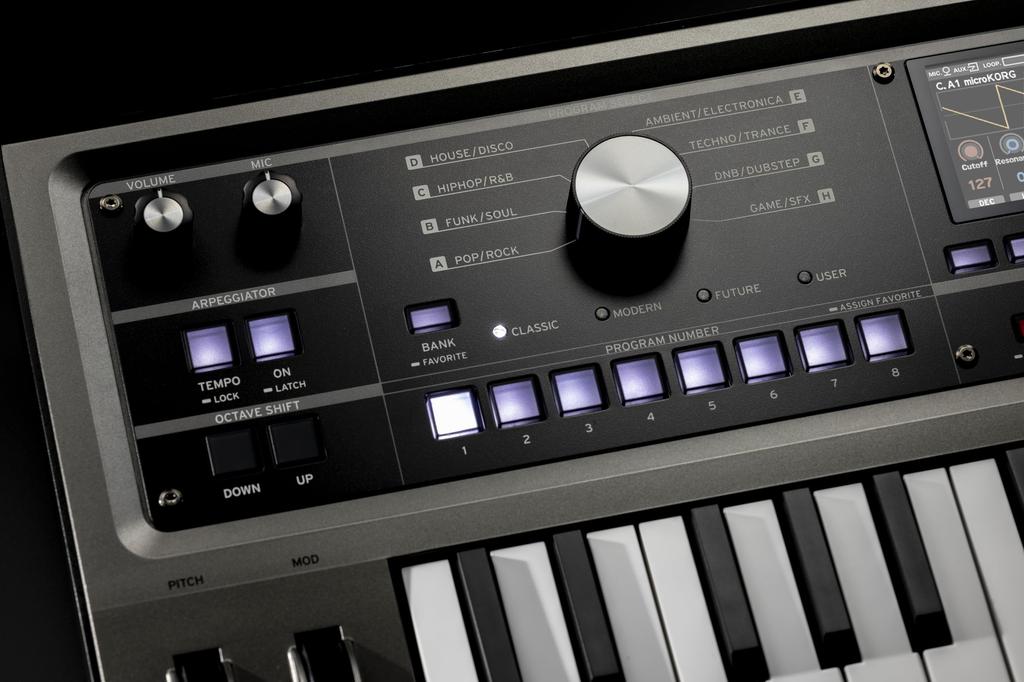 KORG microKORG 2 Аналоговый Синтезатор Клавишный Моделирующий/Вокодер/Компактный/Цветной Дисплей/Работа от Батарей/37 MK-2
