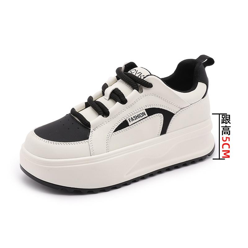 Толстая подошва Белые женские спортивные туфли 2024 Осень Новые модные однотонные кроссовки с круглым носком Женская спортивная повседневная обувь