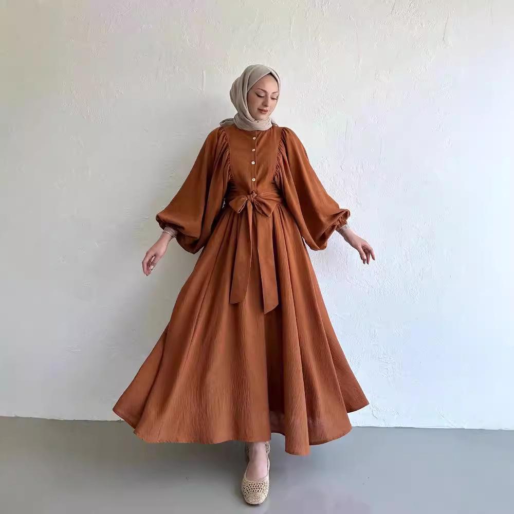 Мусульманский модный комплект в европейском и американском стиле 2024 года: Топ с рукавами-фонариками и полуюбка с широким подолом