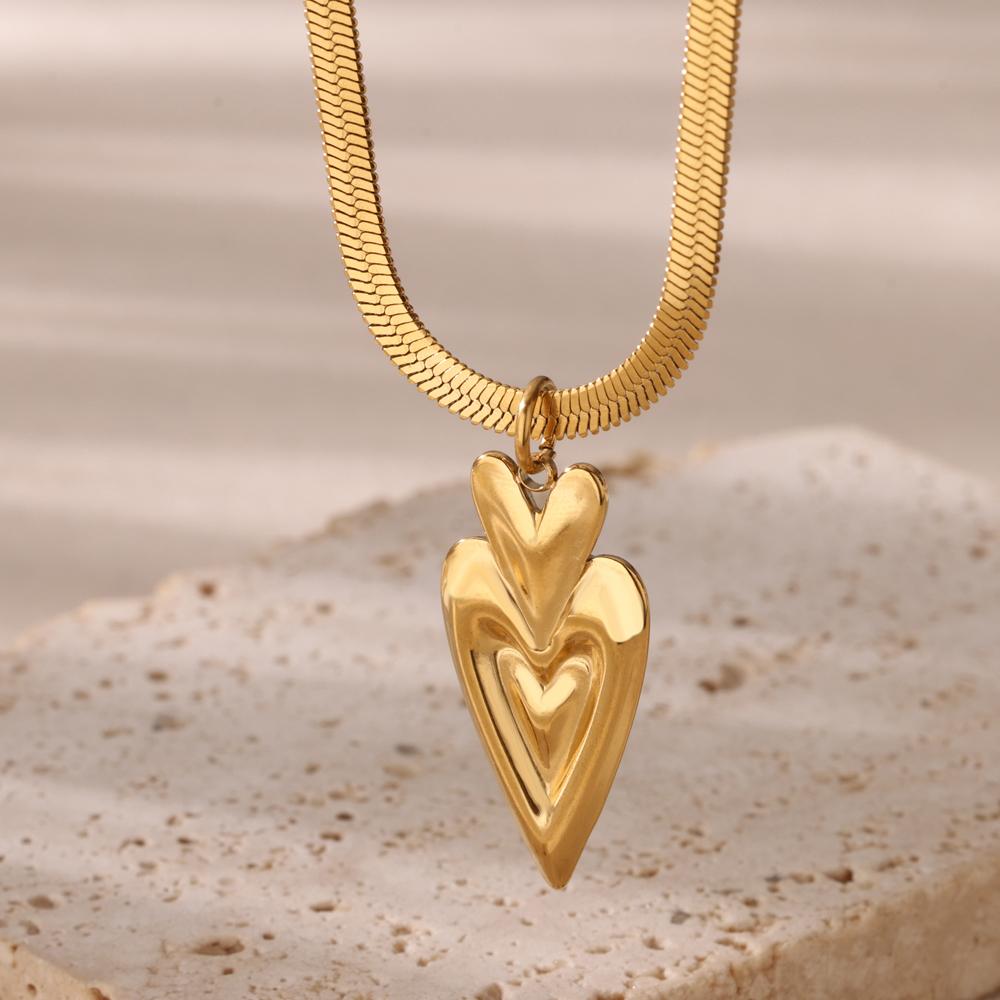 Punk Gold Color Heart Pendant Necklace for Women Stainless Steel OT Buckle Beaded Neck Chain Choker Y2K Jewelry Accessories