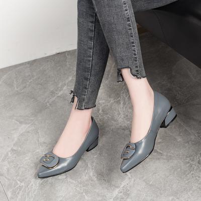 Новые удобные туфли-лодочки из первого слоя коровьей кожи с мелким вырезом, острым носком, низким каблуком, круглой пряжкой, одинарные туфли, плоские рабочие туфли, женская кожаная обувь