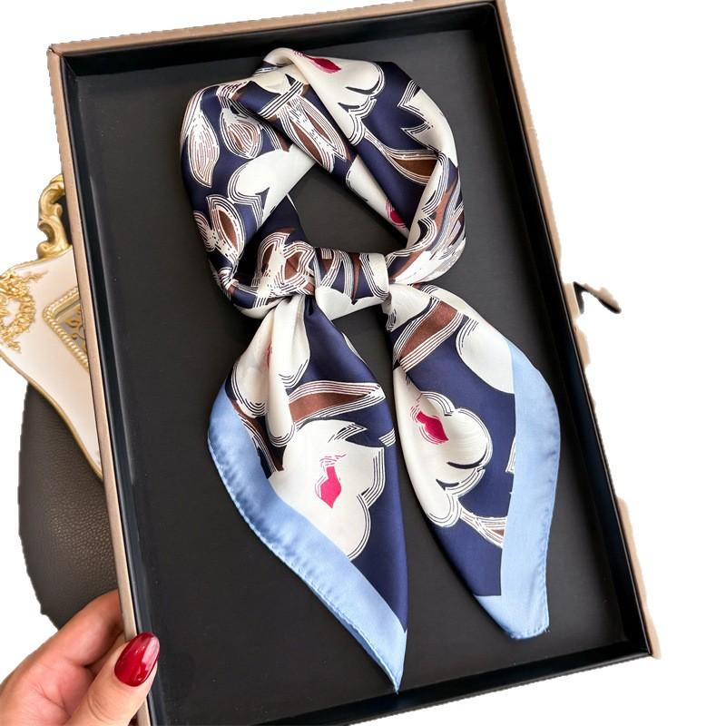 Korean version of flower fashion printing silk scarf square scarf high-end shawl sunscreen neck small square scarf headscarf women's scarf