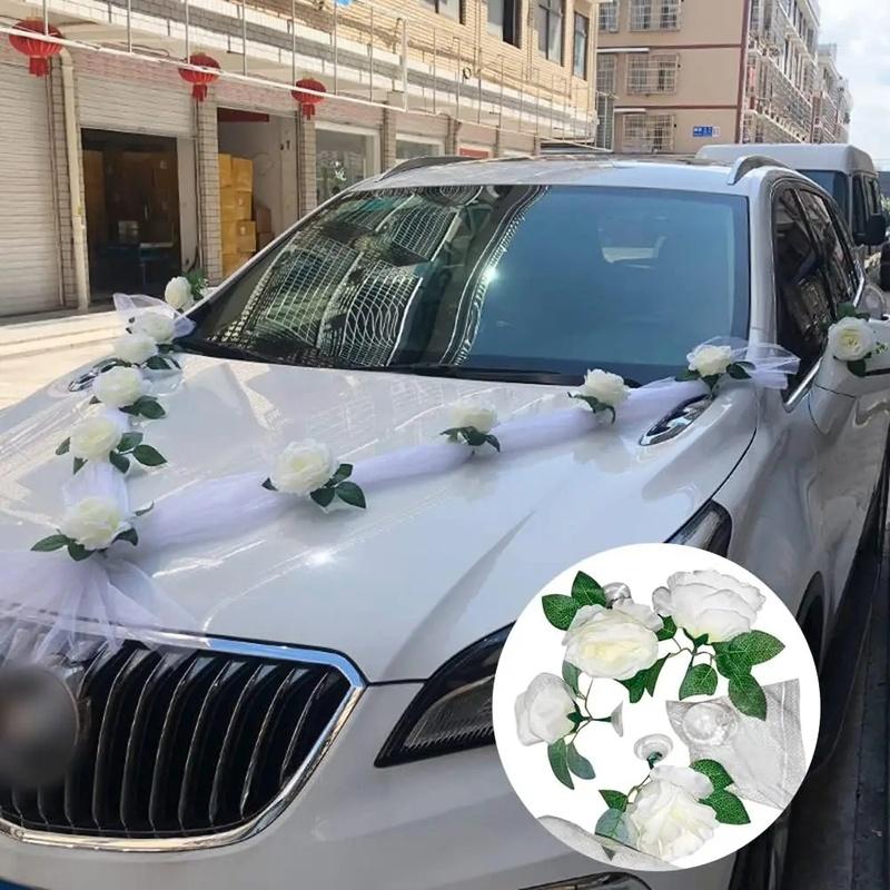 Гирлянда из мягких шелковых роз и органзы, выполненная из белого тюля, станет романтичным украшением для капота и дверных ручек автомобиля.
