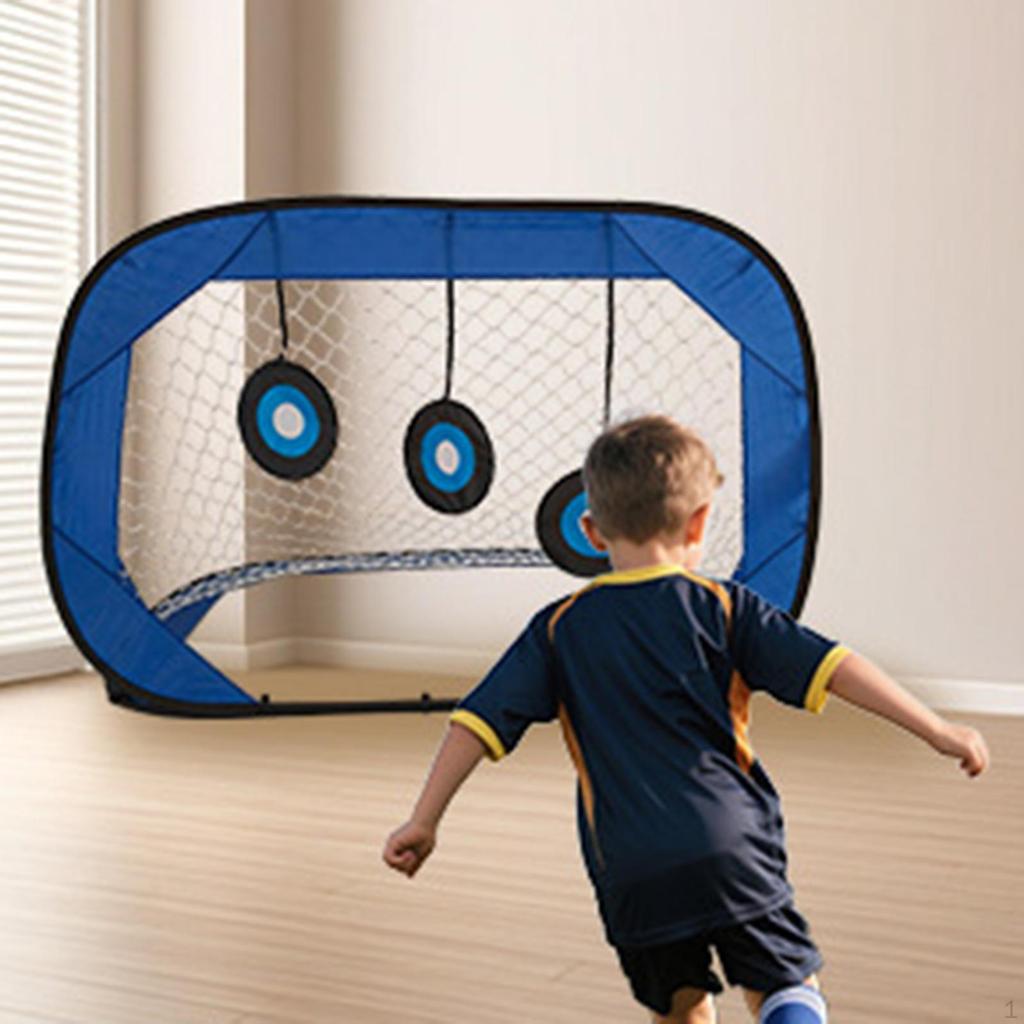 Футбольная сетка для тренировок на площадке с оборудованием