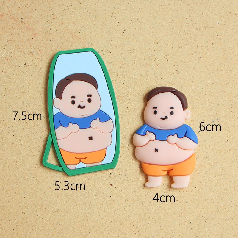 Украшение торта ко Дню матери: Милые елочные игрушки «Мама и лучшая подруга» - Утка-звезда интернета, подключаемая к розетке.