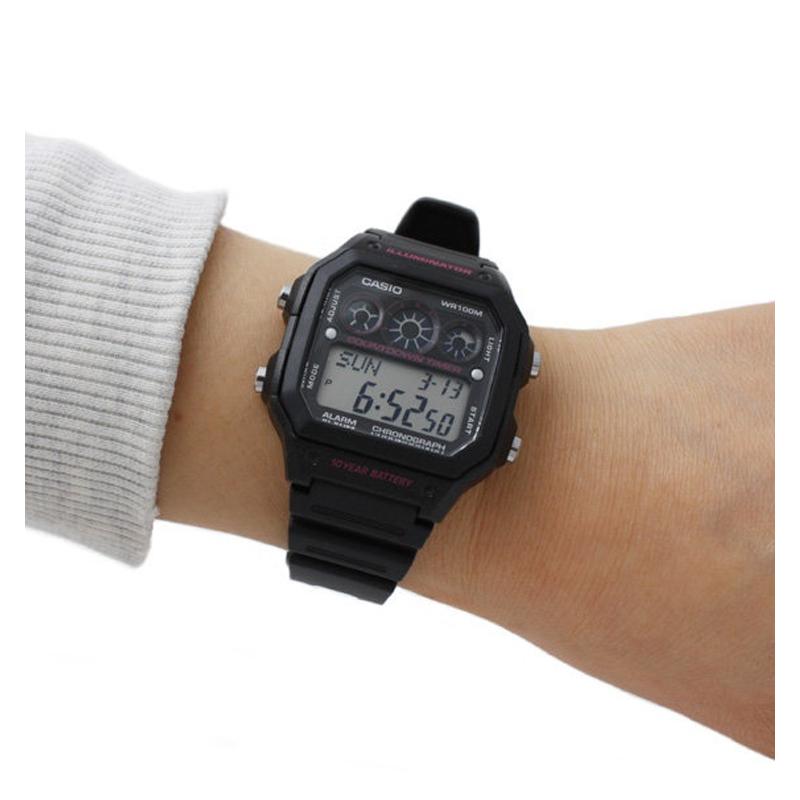 Casio Серия YOUTH - цифровой дисплей с квадратным циферблатом, модный тренд, классический ретро квадрат, десятилетняя батарея, водонепроницаемые и ударопрочные спортивные часы AE-1300WH-1A2